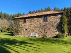 Casa Rural con precioso jardín cerca de la playa en Valdoviño